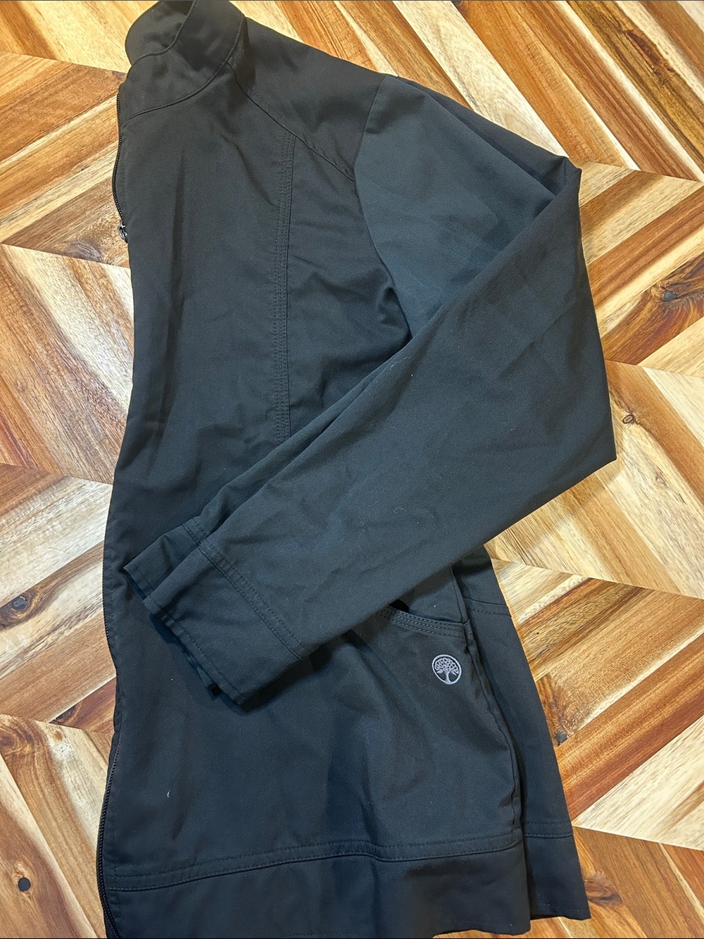 Women's Lightweight Black Shirt Jacket with Subtle Round Logo